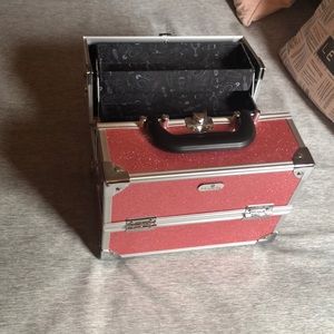 Hard Case Make Up Organizer